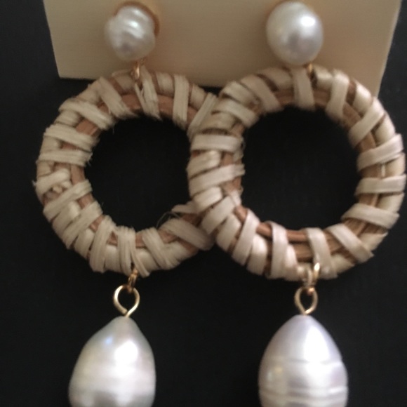 C C California straw and pearl drop pear earrings - Picture 3 of 12